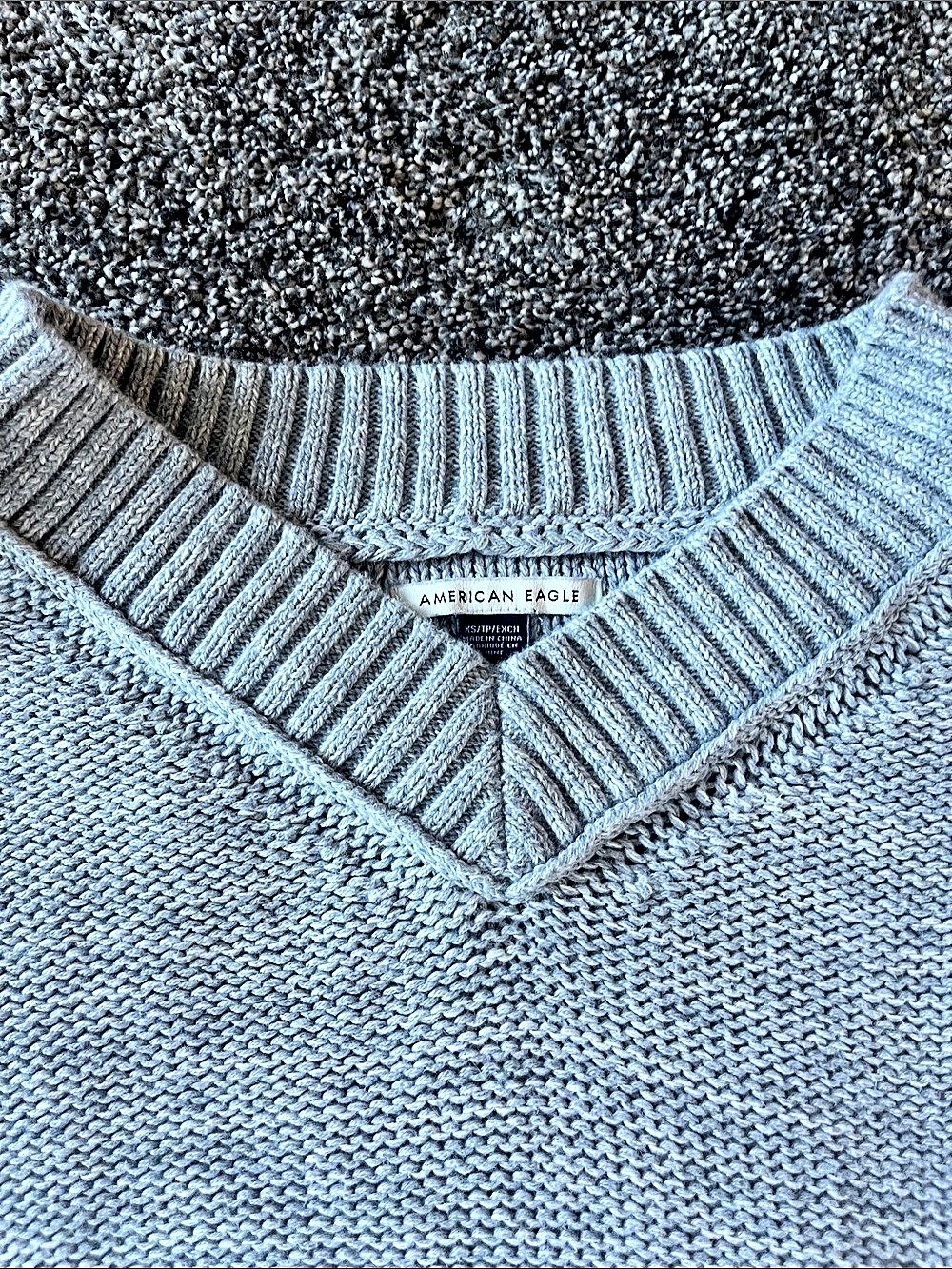 American Eagle Crew Neck Sweater in Blue Like New Size XS